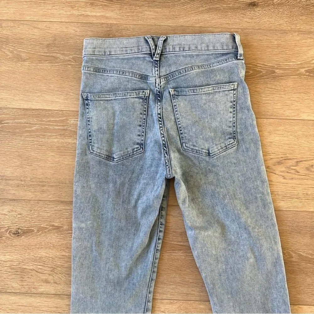 Veronica Beard Ryleigh High Rise Slim Straight Jeans in Vail Wash Sz 28